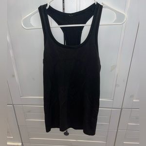 Black Lululemon swiftly tech tanktop